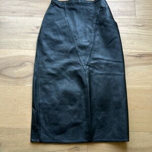 Vintage Black Leather midi Skirt. Size 6